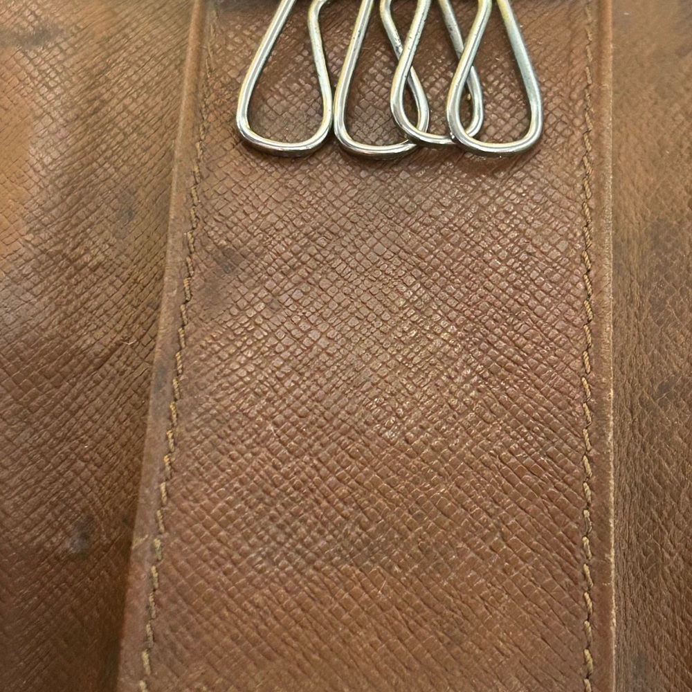 Louis Vuitton Brown and Gold Monogram Trifold Key Holder Approx. 4 x 2 - Picture 6 of 7